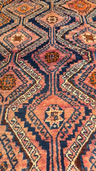 Alfombra tejida a mano de lana