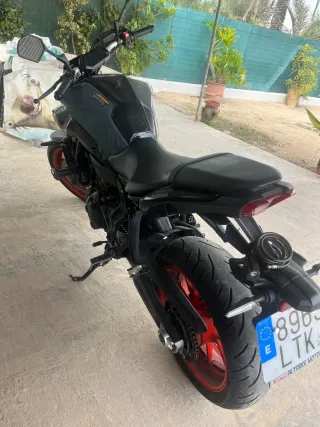 Yamaha MT-07 Negra y Roja