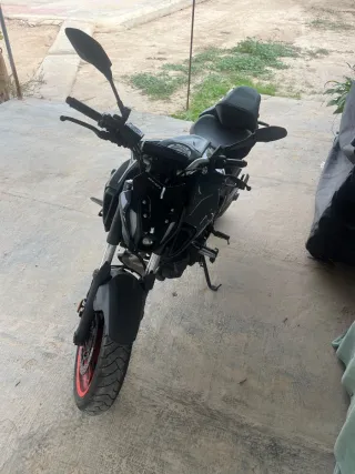 Yamaha MT-07 Negra y Roja