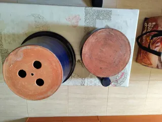 Maceta de cerámica azul