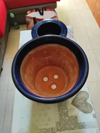 Maceta de cerámica azul