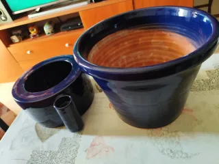 Maceta de cerámica azul