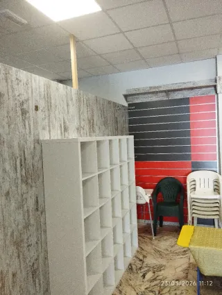 Tableros expositores para tienda con baldas