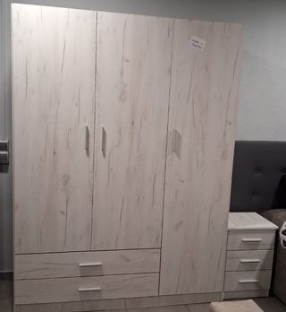 Armarios Nuevos de 2, 3 y 4 puertas con cajones