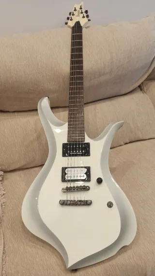 Ibanez X Series XH300 (Halberd) WH.