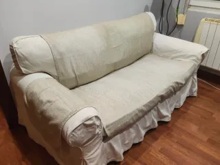 Sofá de tela beige/blanco