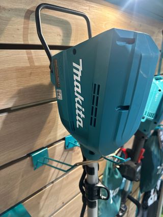 Desbrozadora Makita UR012G 40V Batería