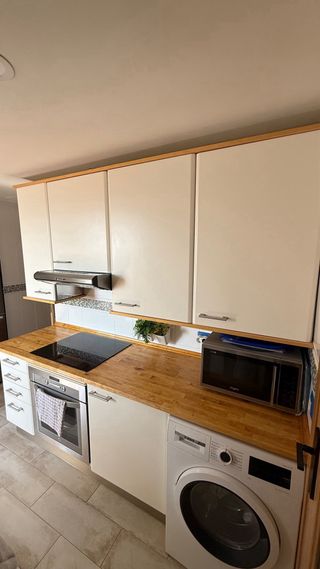 Muebles de cocina con encimera de madera