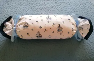 Bombón cojin infantil hecho a mano nuevo