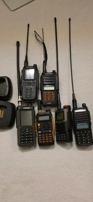 Lote de Walkie Talkies Baofeng y Radtel ...