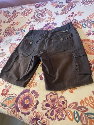 Bermuda hombre marrón