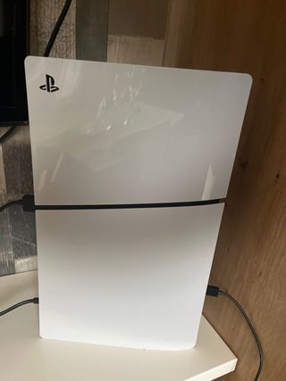 Consola PS5 Blanca + FIFA comprada hace 3 semanas