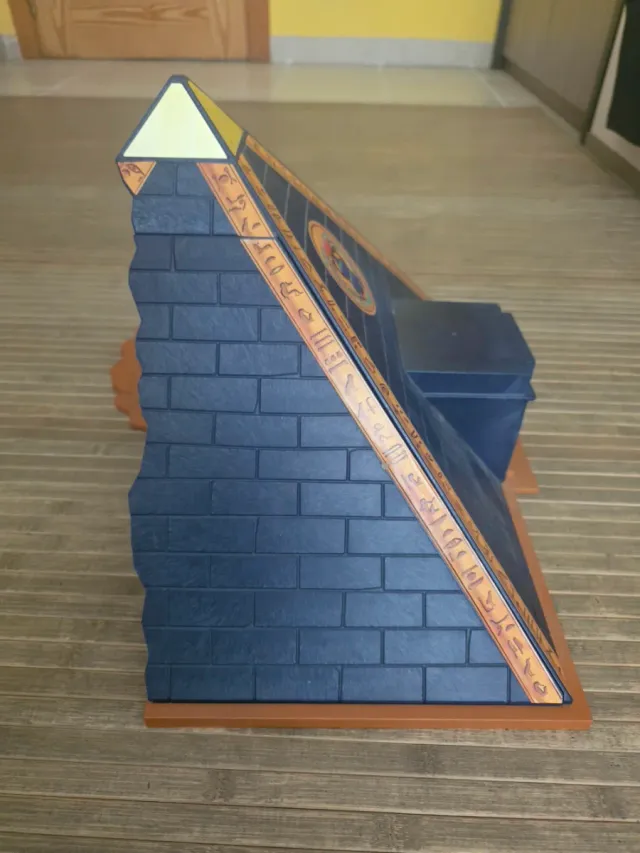 Pirámide Playmobil