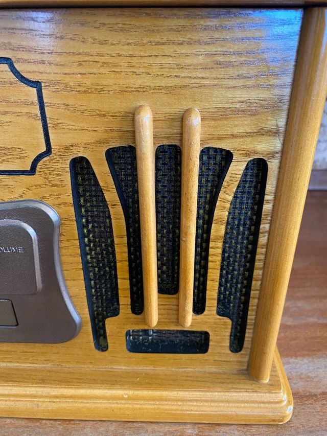 Toca discos de madera