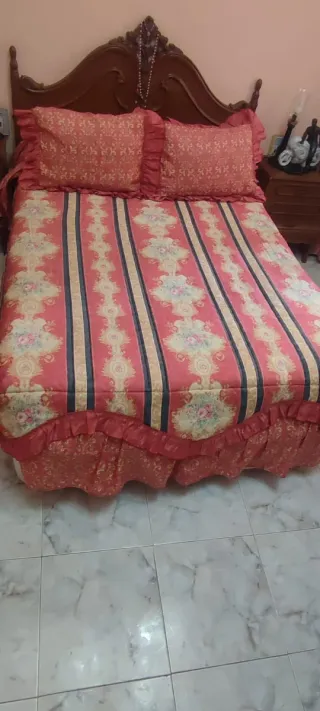 Juego cortinas, colcha y cojines rojo blanco flor