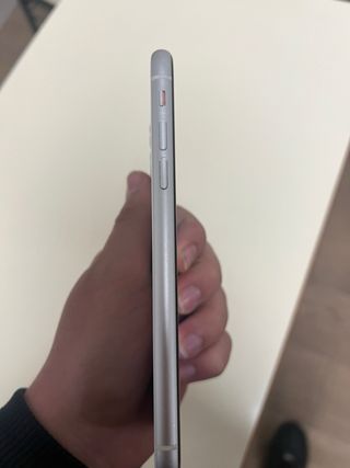 iPhone 11 con funda protectora