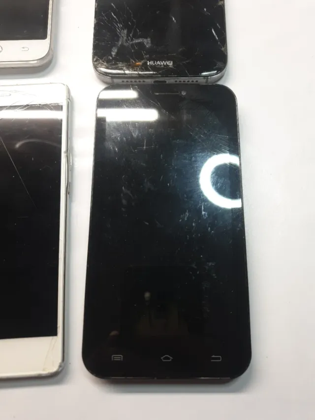 Lote 4 móviles Huawei, Samsung y funker para piez