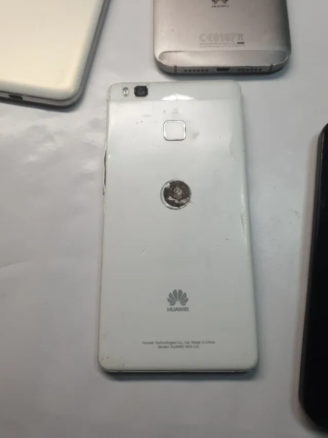 Lote 4 móviles Huawei, Samsung y funker para piez