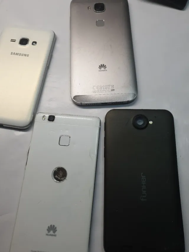 Lote 4 móviles Huawei, Samsung y funker para piez