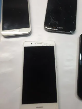 Lote 4 móviles Huawei, Samsung y funker para piez