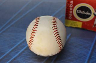 Pelota de béisbol Wilson “Oficial Little League”. Baseball. Circa 1960. A1074.