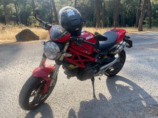 Ducati Monster 696 Roja