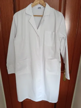 Bata de laboratorio para mujer