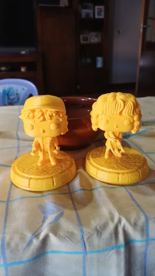 Funko Pop Stranger Things 10 cm- Color base.