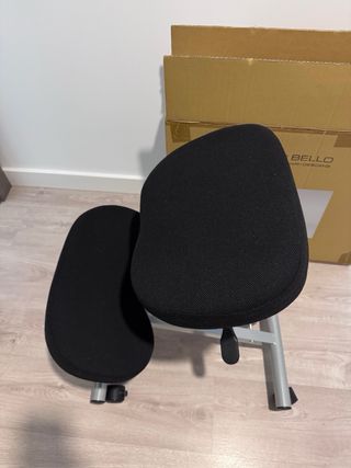 Silla ergonómica de rodillas negra