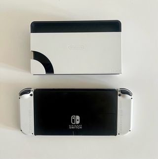 Nintendo Switch OLED + Funda Negra