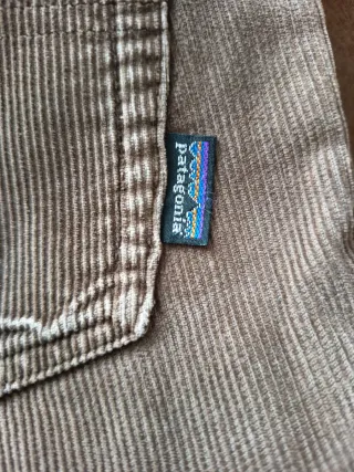 Pantalón pana Patagonia marrón