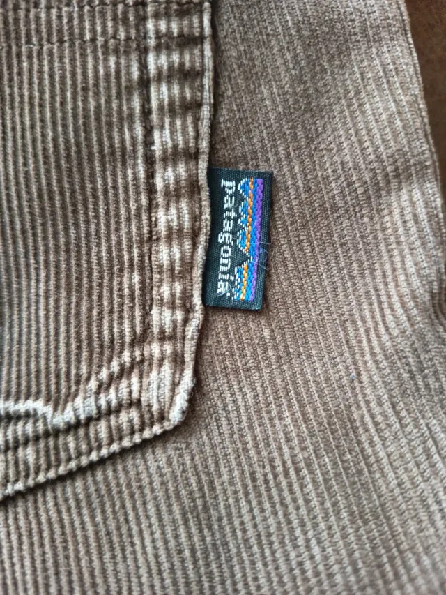 Pantalón pana Patagonia marrón