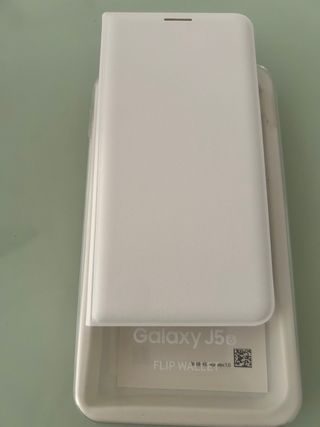 Custodia Samsung Galaxy J5 2016 Flip Wallet Bianca