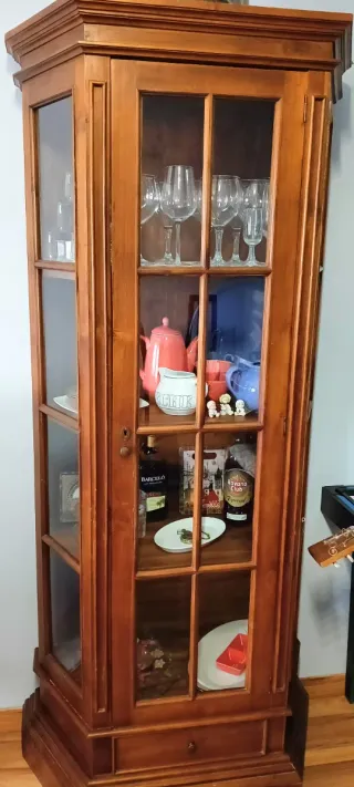 Vitrina madera y cristal