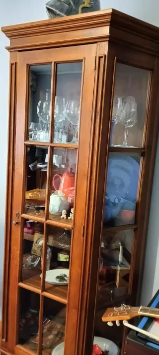 Vitrina madera y cristal