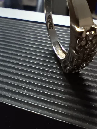 Anillo de oro blanco con diamantes