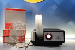 Proyector diapositivas Braun Paximat 5150 A. Austria, 1979.