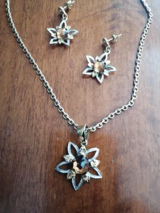 Set collana e orecchini fiore