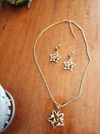 Set collana e orecchini fiore