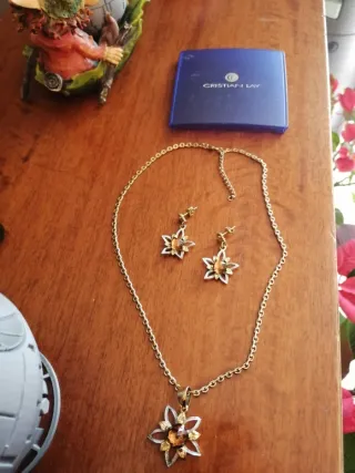 Set collana e orecchini fiore