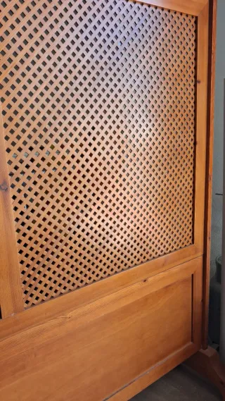 Biombo separador de madera