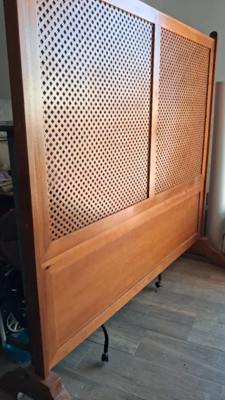 Biombo separador de madera