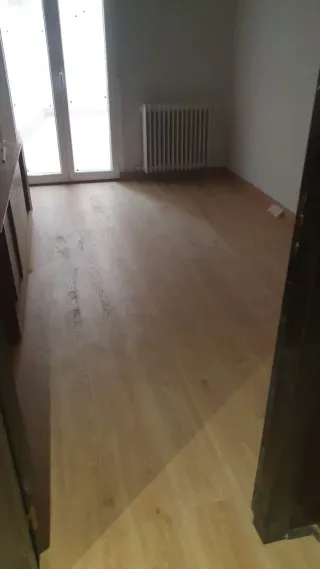 Instalación de tarimas laminadas y puertas