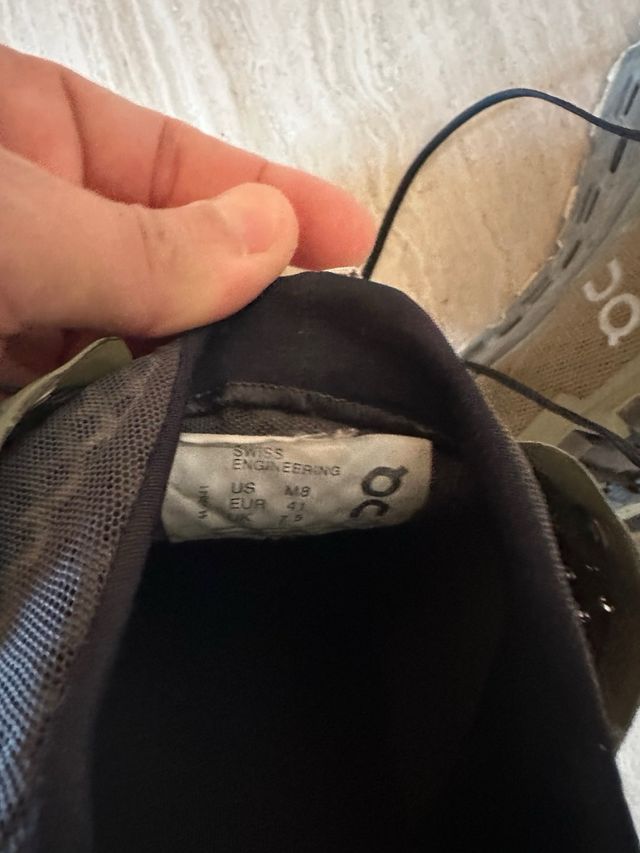 Zapatillas On Cloud verdes militares T41.M