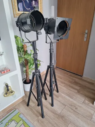 Trípodes para focos (2 unidades)