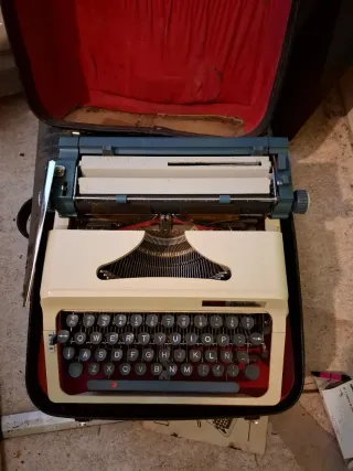 Máquina de escribir Optima Daro 50/60