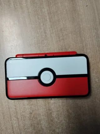 Nintendo 2DS XL Pokeball Edizione Rossa
