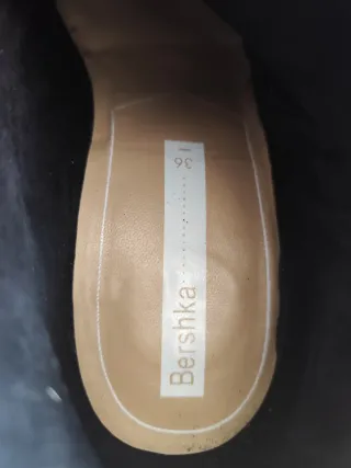 Botín Bershka tacón negro
