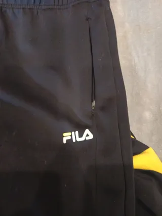 Chandal Fila negra y amarilla Talla XL