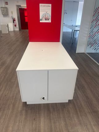 Armario de oficina blanco